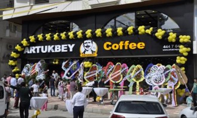 Kızıltepe ilçesinde kafeterya ve satış mağazası Artukbey Coffee´nin açılışı yapıldı.   