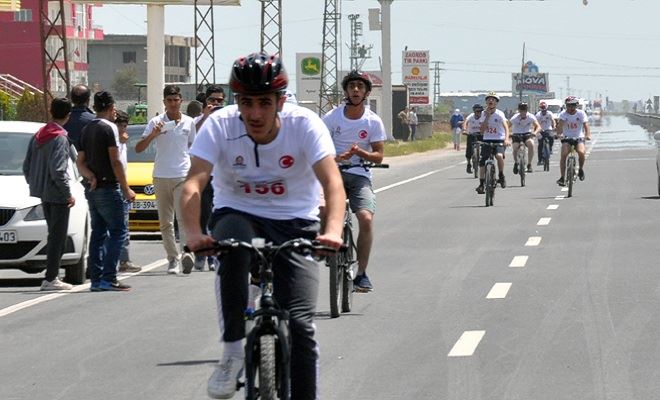1.Ahmed-i Hani Liseler arası bisiklet ve koşu yarışması festivali yapıldı