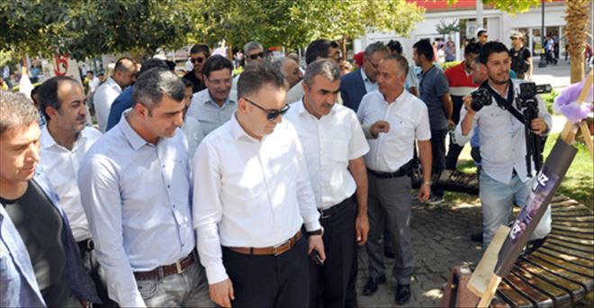 Kızıltepe de 15 Temmuz Şehitleri için Resim Sergisi açıldı 