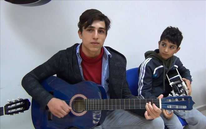 Kızıltepeli ve Suriyeli gençler müzikle uyum sağlıyor