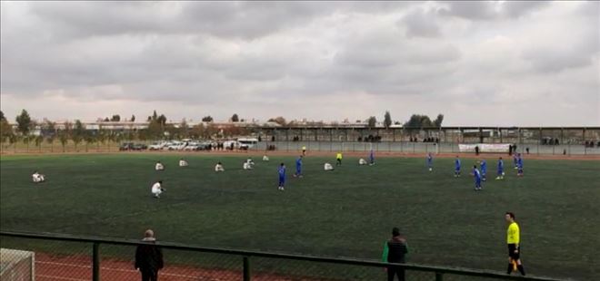 Kızıltepe Belediyespor´da  futbolcular oturma eylemi yaptı