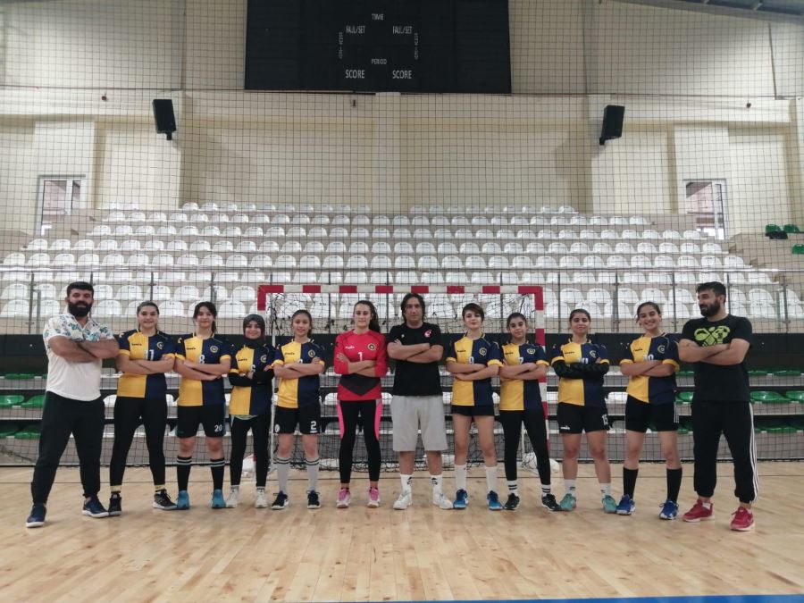 Kızıltepe Spor Lisesi Kulübü Kızlar Hentbol Takımı 2. Lig’e yükseldi