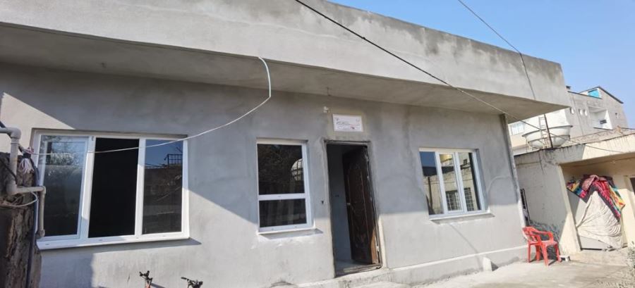 Kızıltepe’de evi yanan ailenin yuvası  Yetim ve Öksüzler Derneğince inşa ediliyor