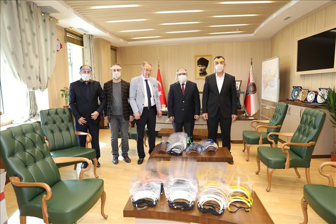 Mardin polisine 300 adet siper maske teslim edildi