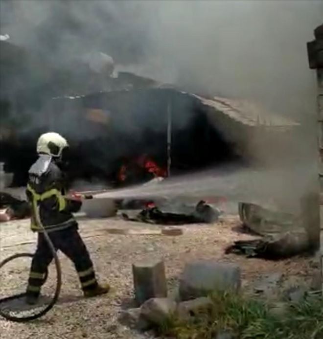 Kızıltepe sanayi sitesinde korkutan yangın