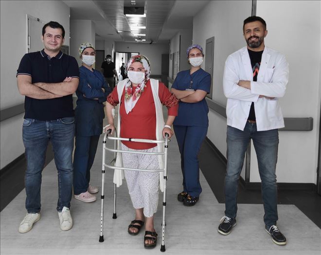 Mardin Devlet Hastanesinde ilk defa kısmi diz protezi ameliyatı gerçekleştirilmiştir