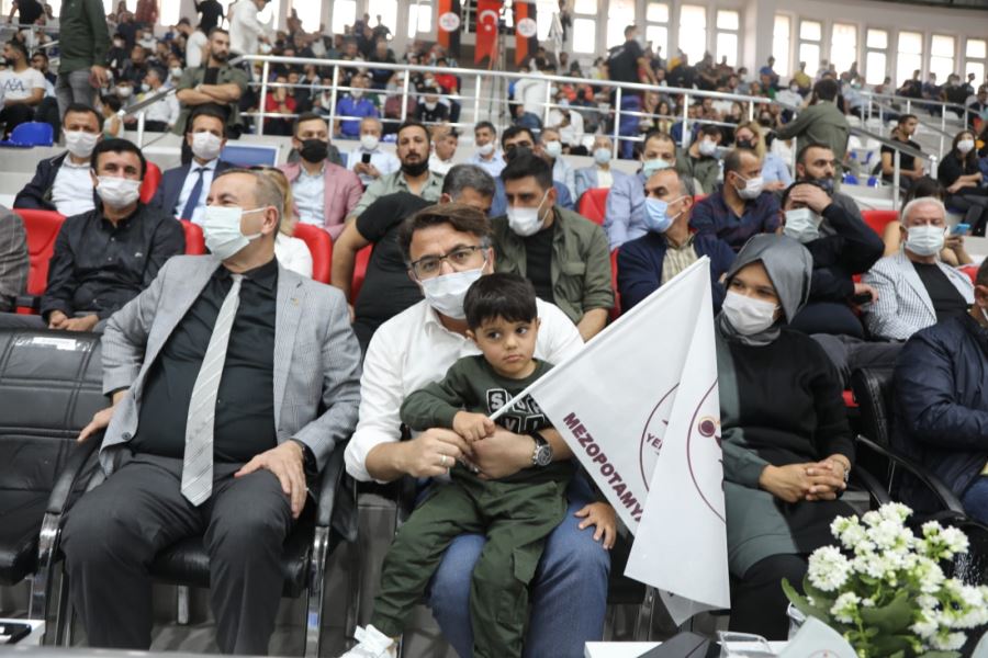 Minik Muhammed Kaymakam Çam ile Yeni Kızıltepe Spor Altekma maçını izledi