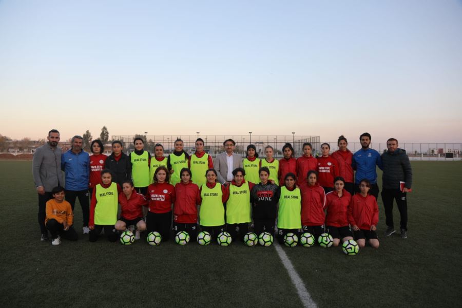 Kaymakam Çam, Kızıltepe Kadın Futbol takımını ziyaret etti