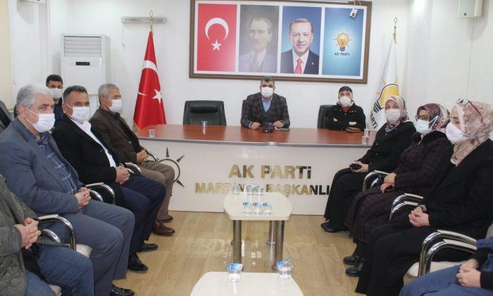 AK Parti Mardin İl Başkanlığında Görev Dağılımı Yapıldı