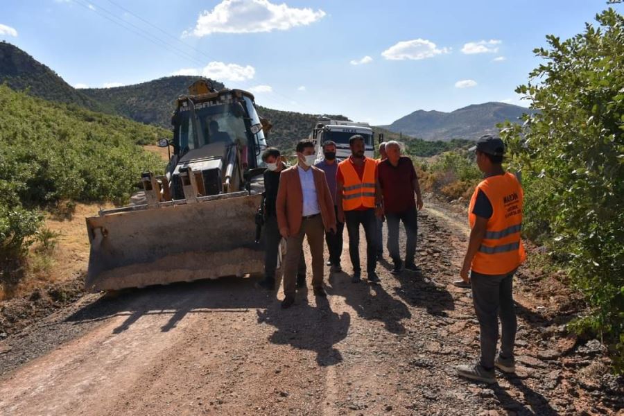 Başkan Aksoy asfalt çalışmalarını inceledi