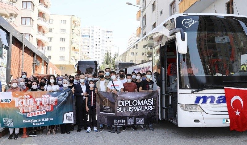 60 Öğrenci Ankara’ya Uğurlandı