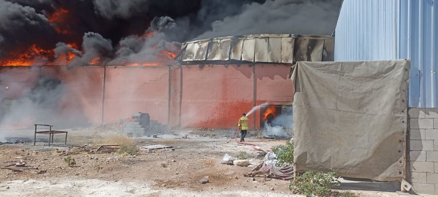 Kızıltepe’de  plastik üretim fabrikasında yangın