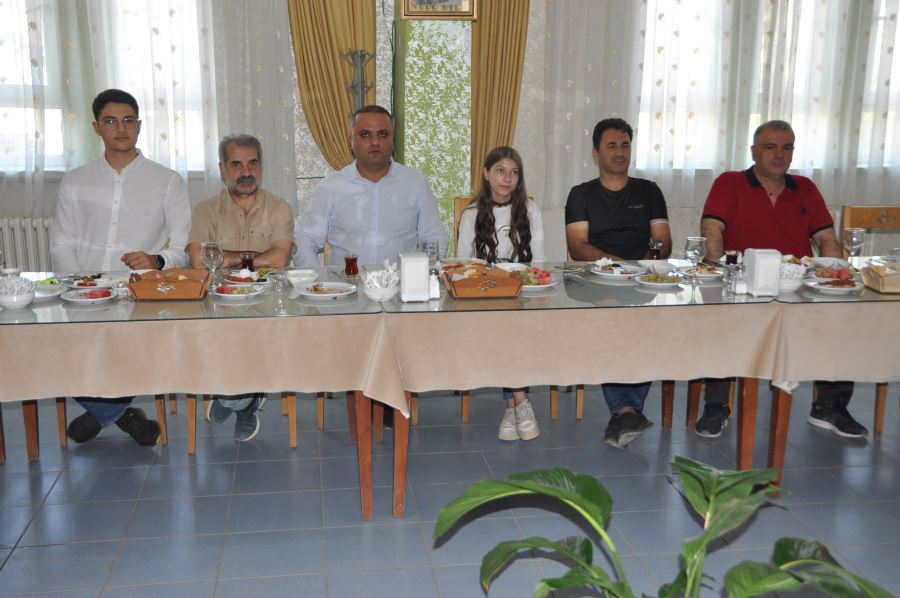 Kızıltepe Milli Eğitim Müdürü Rışvan Dündar basın mensupları ile bir araya geldi