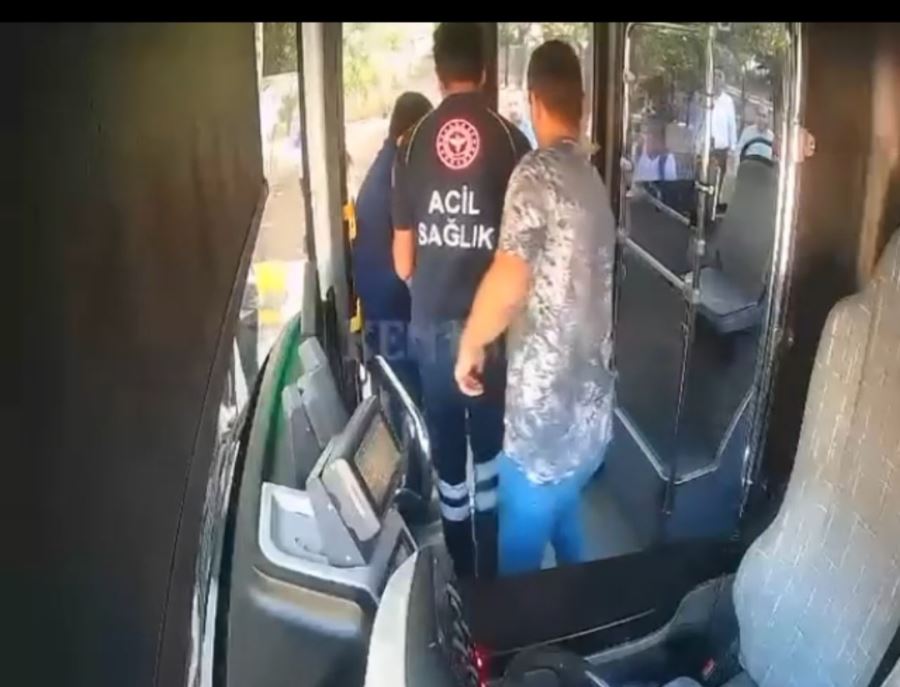 Mardin’de belediye otobüsünde kalp krizi geçiren adam hastaneye yetiştirildiği