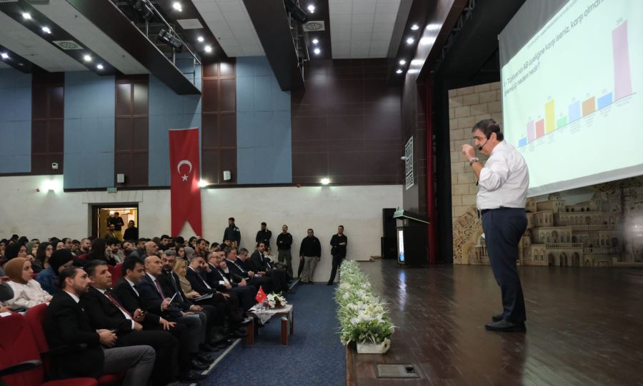AB Başkanı Faruk Kaymakçı Mardin’de Üniversite Öğrencileriyle Buluştu