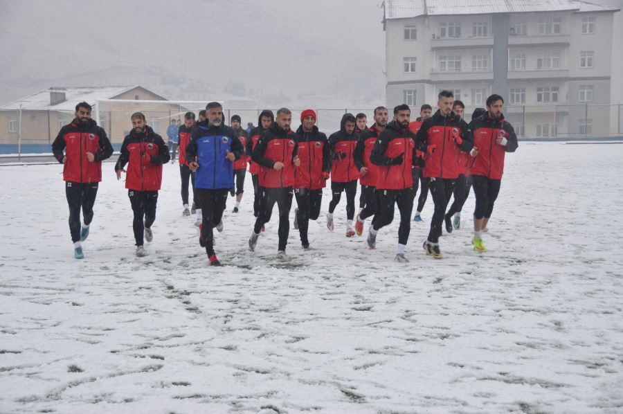 Mardin 1969 Spor kar altında Özgüzeldere Spor maçı hazırlıklarını tamamladı