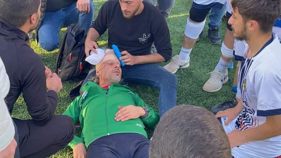 Mardin 1. Amatör maçında Nusaybinli futbolcu teknik direktöre taşla saldırdı