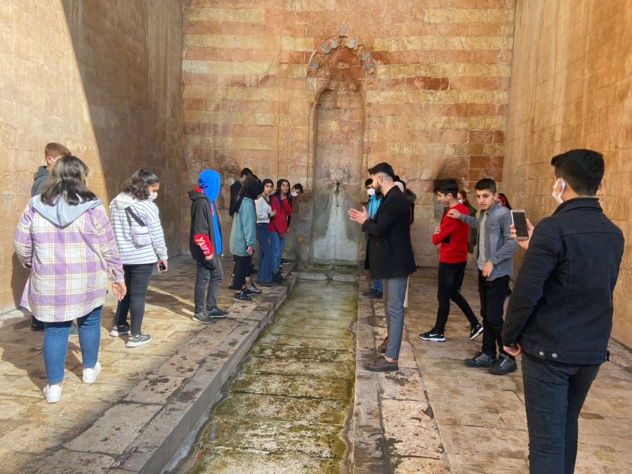 Midyatlı öğrenciler, Mardin’i gezerek öğrendi