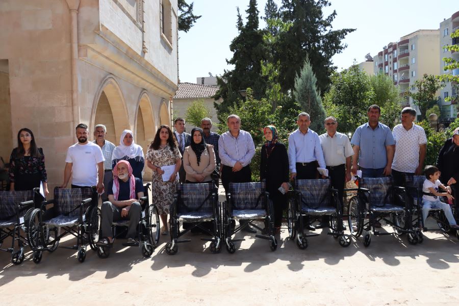 Midyat Belediyesince engellilere tekerlekli sandalye yardımı