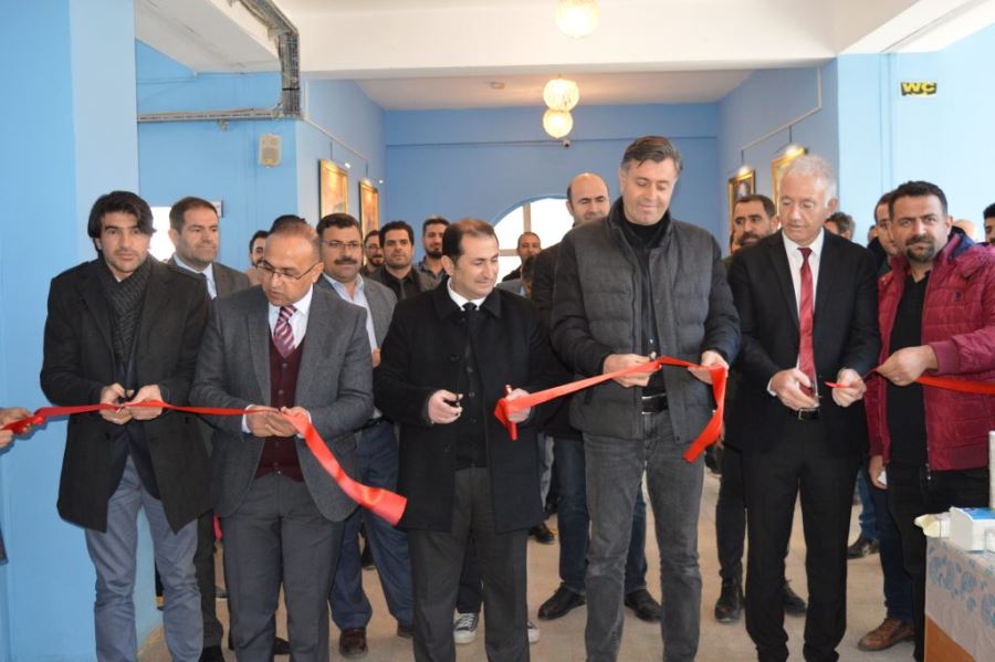 Kızıltepe Adnan Menderes Ortaokulu’nda Sanat Galerisi açıldı