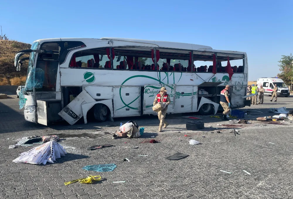 Mardinli otobüs firması kaza yaptı: 2 ölü, 25 yaralı