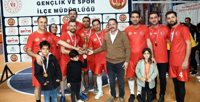Nusaybin Cumhuriyet Kupasında Şampiyon Duruca Takımı oldu