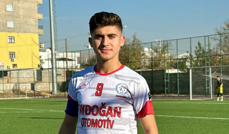 Kızıltepeli 17 yaşındaki genç forvet attığı gollerle dikkat çekiyor
