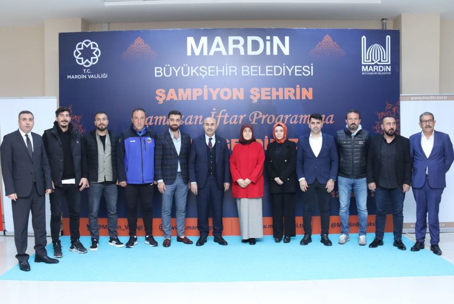 Vali Demirtaş, iftarda Mardin 1969 Spor’u ağırladı