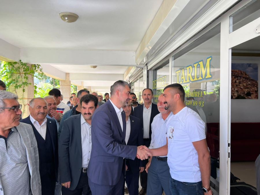 AK Parti Mardin Milletvekili adayı Faruk Kılıç buğday pazarı esnafıyla buluştu