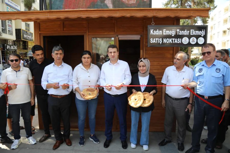 Kadın Emeği Tandır Ekmeği’nin Cumhuriyet Meydanında satış noktası açıldı