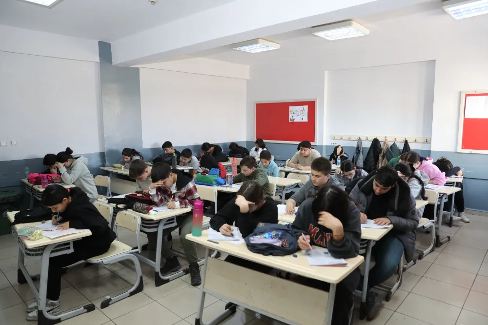 Mardin Genelinde Ortaokul ve Liselere Yönelik Deneme Sınavı Gerçekleştirildi