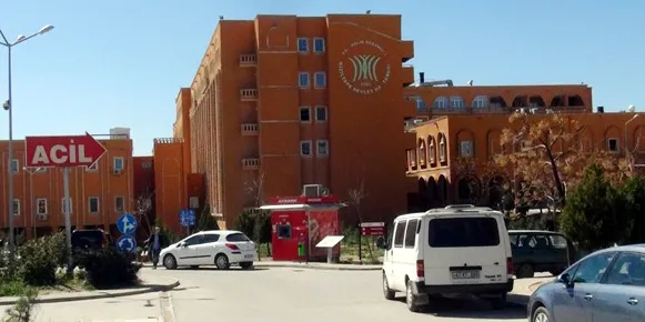 Mardin’in Kızıltepe ilçesinde aralarında husumet bulunan akrabalar arasında çıkan kavgada 4 kişi yaralandı. Yaralılar tedavi altına alındı.