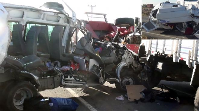 Taziyeye Giden Araç Kaza Yaptı: 3 Ölü, 9 Yaralı