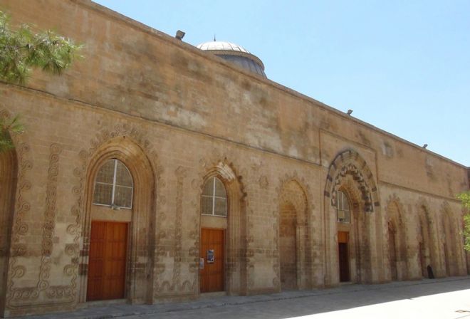 Kızıltepe`de tarihi ulu camiye hırsızlar dadandı