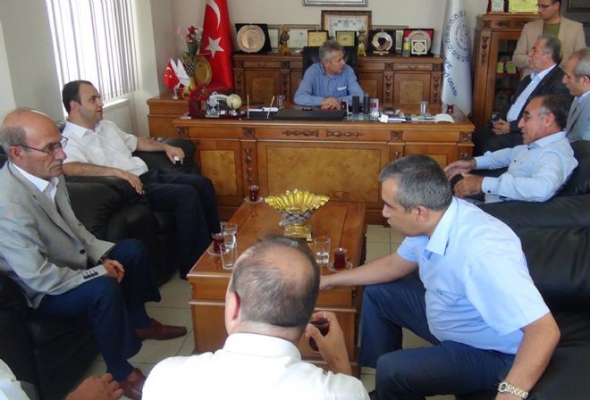 Vali Taşkesen, Kızıltepe`de ziyaretlerde bulundu