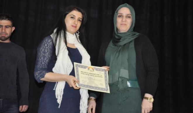 KURDİ-DER 88 kursiyerine sertifika verdi