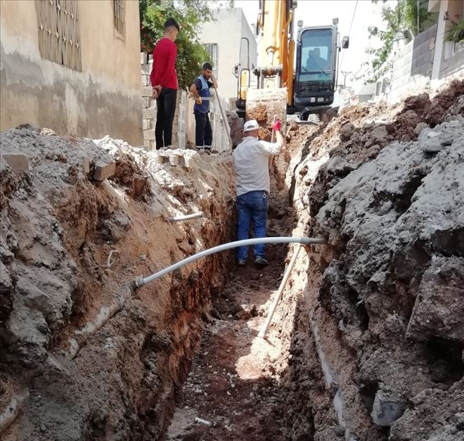 Yağmur suyu döşeme çalışması devam ediyor