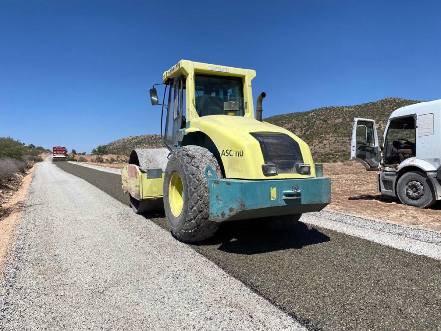 Mardin’in dört bir yanında yol çalışmaları devam ediyor