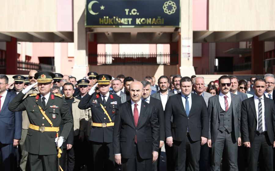 29 Ekim Cumhuriyet Bayramı Kutlamaları Çelenk Sunma Töreni İle Başladı