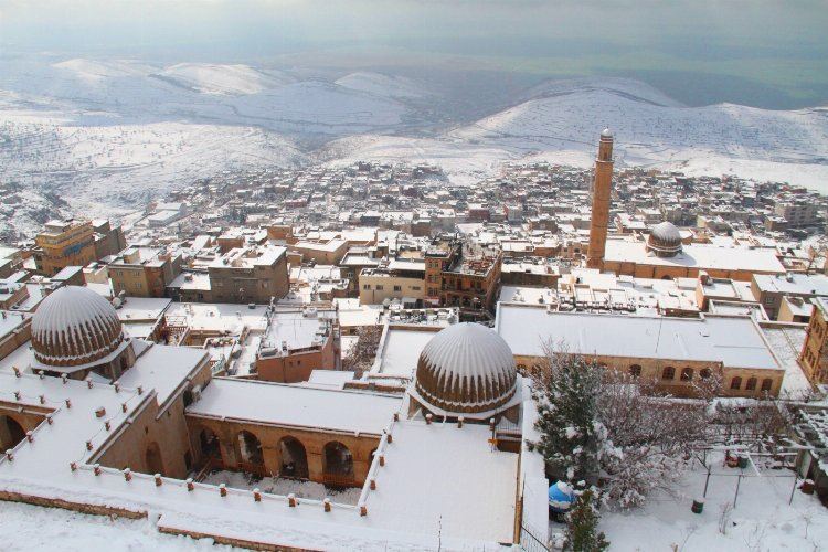 Mardin’de kartpostallık kar manzaraları