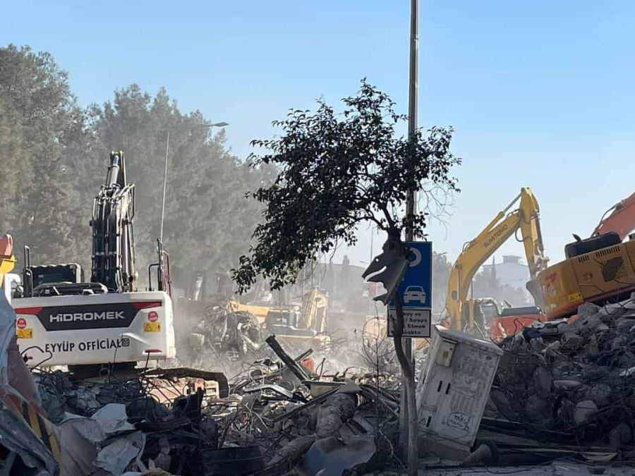 Mardin ekibi 138 saat sonra  13 yaşındaki kız çocuğunu kurtardı