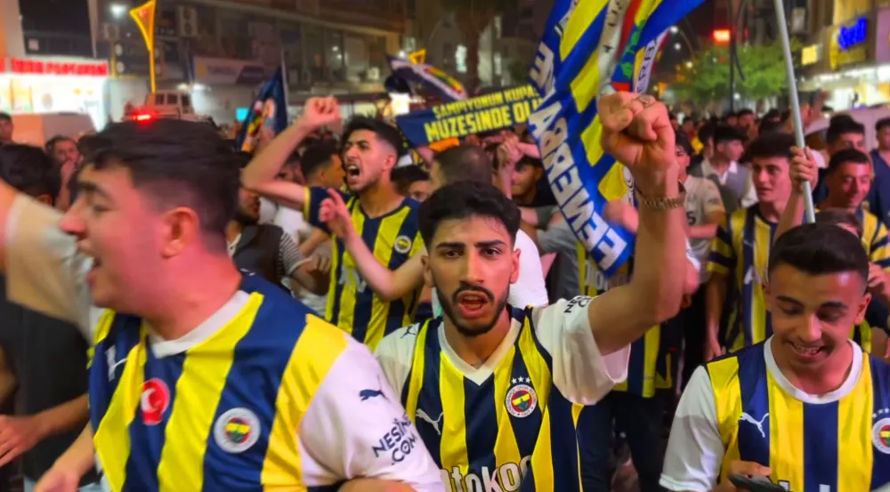 Fenerbahçe taraftarı Kızıltepe’de Galatasaray galibiyetini böyle kutladı
