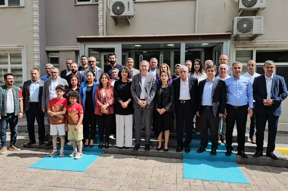 DEM Parti Eş Genel Başkanlarından Mardin Büyükşehir Belediyesini ziyaret