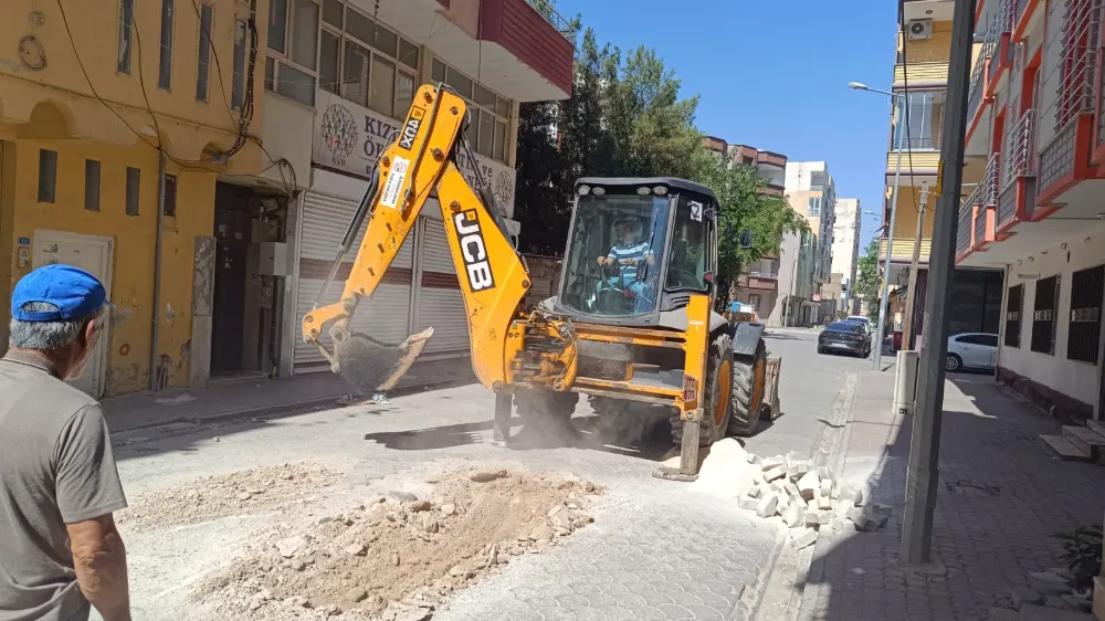 Caddelerde bakım ve onarım çalışmaları sürüyor