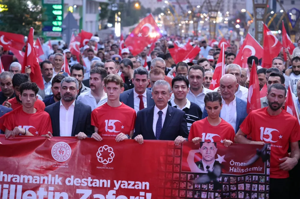 Mardin’de demokrasi yürüyüşü