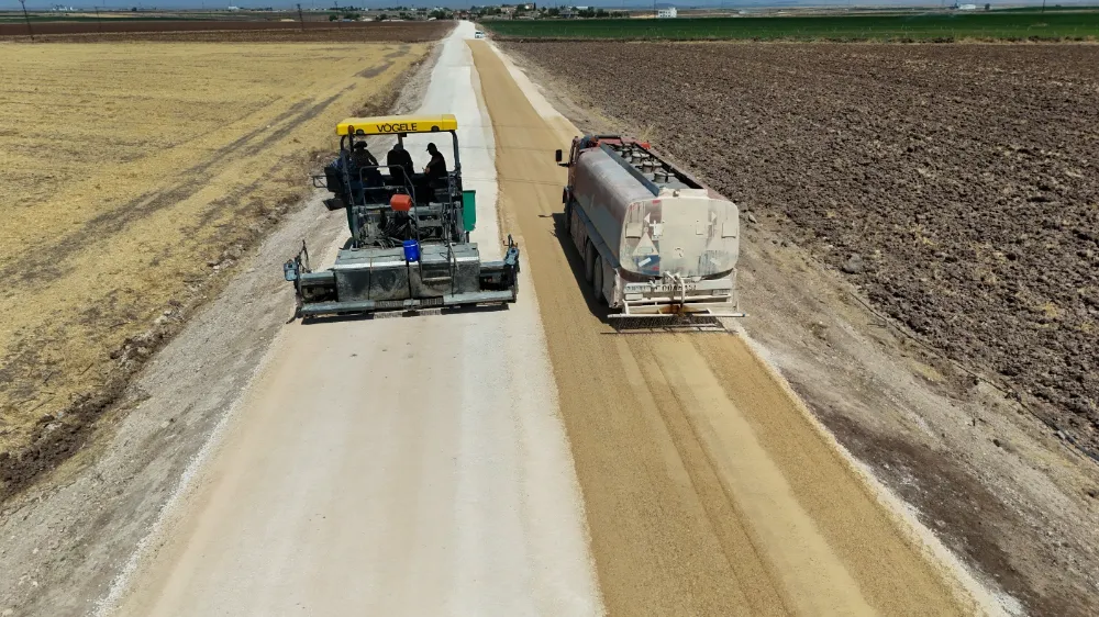 Derik İlçesinde Yol Çalışması Devam Ediyor