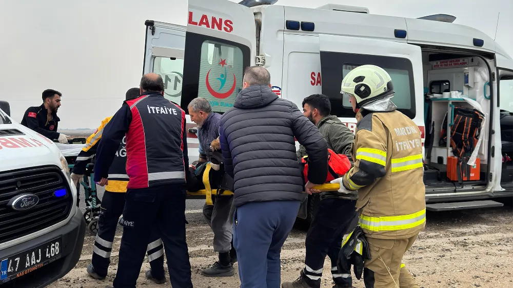 Kızıltepe’de hafif ticari araç takla attı: 2 ölü, 4 yaralı