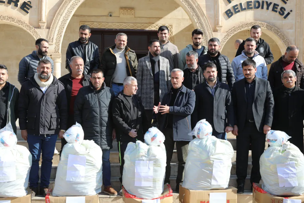 Kızıltepe’nin futbol takımlarına spor malzemeleri dağıtıldı